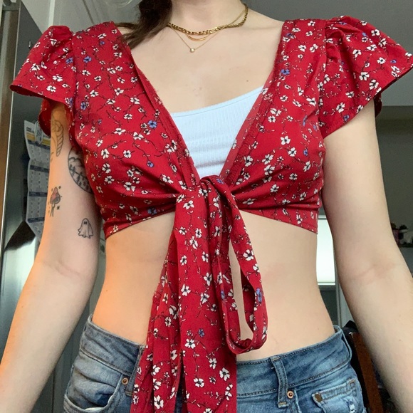 Floral wrap top with puffy-ish sleeves - Picture 3 of 3